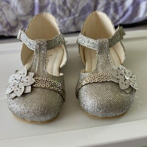 MONSOON children Silver Glitter baby Shoes with Floral toddler size 6 BRAND NEW